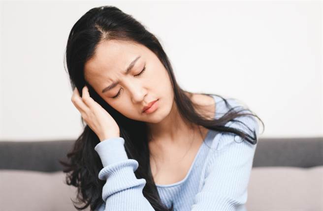 生肖鼠、龍以及虎的人在4月容易被小人從背後插刀，建議多加注意人際關係問題。（圖／Shutterstock）