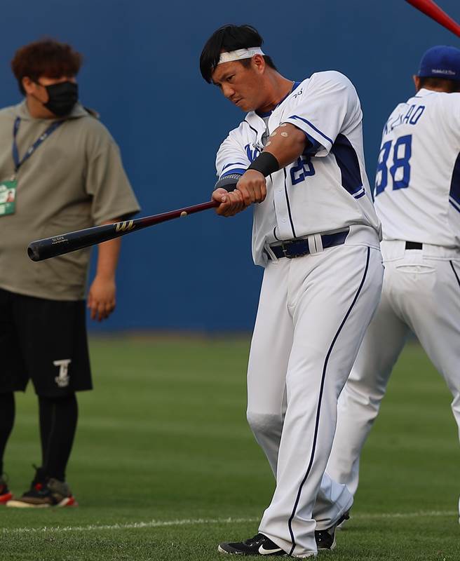 富邦悍將高國輝昨天雖然開轟，但他仍自認狀況不佳，打擊仍陷入低潮中。（季志翔攝）