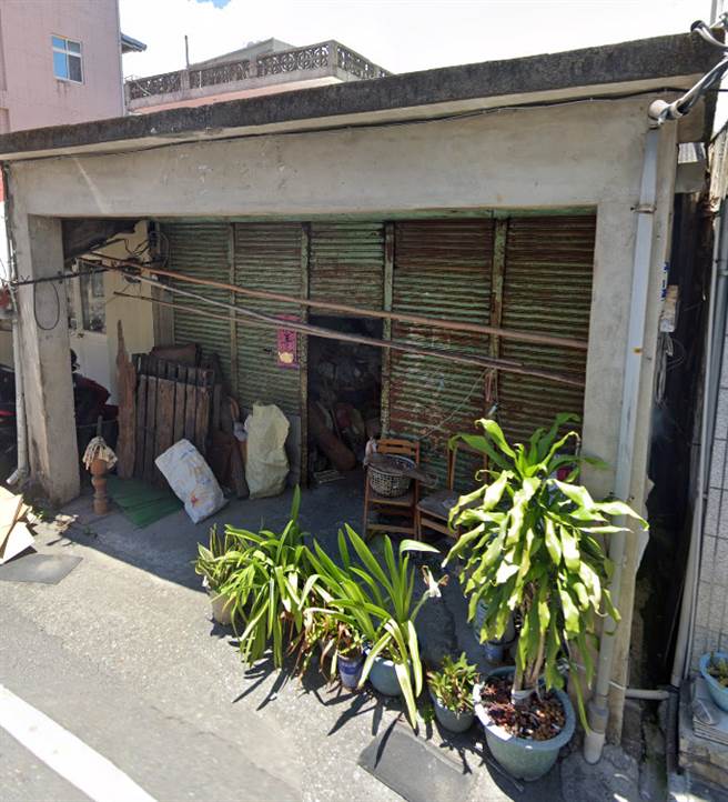 網友起底義祥工業社登記於花蓮縣的公司地址後，只見Google街景外觀竟形同廢墟。(摘自PTT)