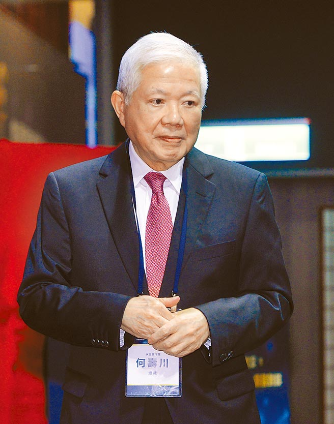 永丰余投控昨改选董监，原本在董事会有3席的何寿川家族全部退出，集团走向强化专业经理人制，图为前永丰余总裁何寿川。（本报资料照片）