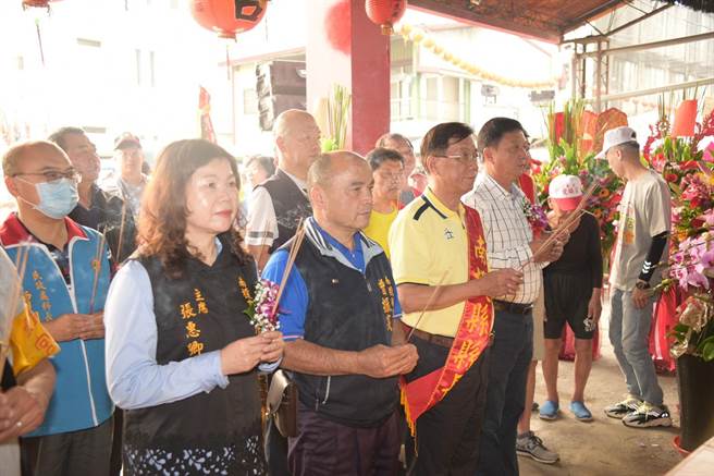 林明溱表示，今天開香時也向玄天上帝稟報，一起為花蓮台鐵火車出軌事故亡者致哀，也祈求未來不要再有類似意外發生。（縣府提供／吳建輝彰化傳真）