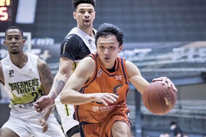 璞园后卫施晋尧3日拿下全队次高的31分。(领航猿提供)