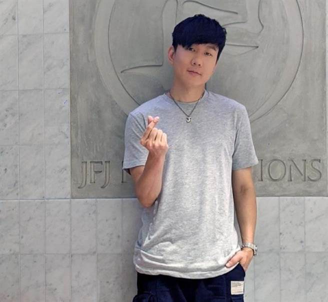 林俊杰在IG发文全黑图片哀悼意外。（翻摄林俊杰IG）