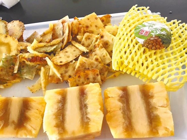 台湾输至澳洲的凤梨，当地侨胞痛批，切开后根本是黑心货，就连新加坡的连锁超市也赶忙下架。（民眾提供／张薷台北传真）