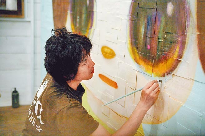 奈良美智筆下的大眼妹廣為粉絲喜愛。（天馬行空提供）