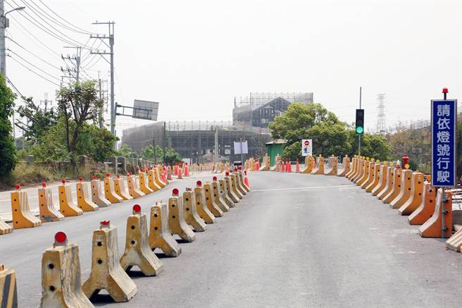 台南市政府工務局動用5億1600萬元經費進行南175線道路拓寬工程，預計今年8月完工。（市府提供／洪榮志台南傳真）