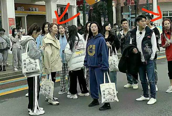 網友直擊野生蔡少芬和張雨綺。（圖／取材自新浪娛樂）