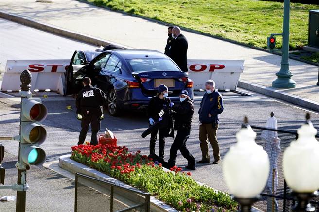 美國國會山莊2日遭25歲非裔男子葛林（Noah Green）飛車衝撞，造成2名國會警察1死1傷，友人透露，葛林在校時期是運動健將，和事件中的形象判若兩人，官員則指出，葛林患有妄想症及自殺念頭。（圖／美聯社）