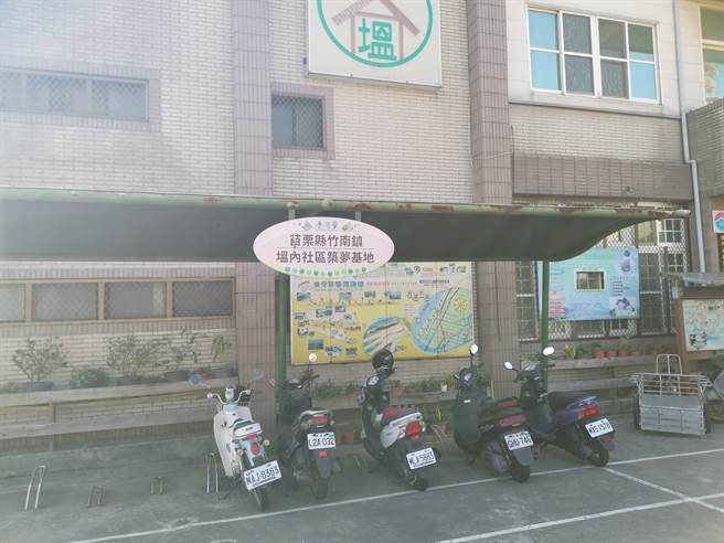 竹南鎮塭內社區以建立「魚菜共生」等綠能設施聞名。（謝明俊攝）