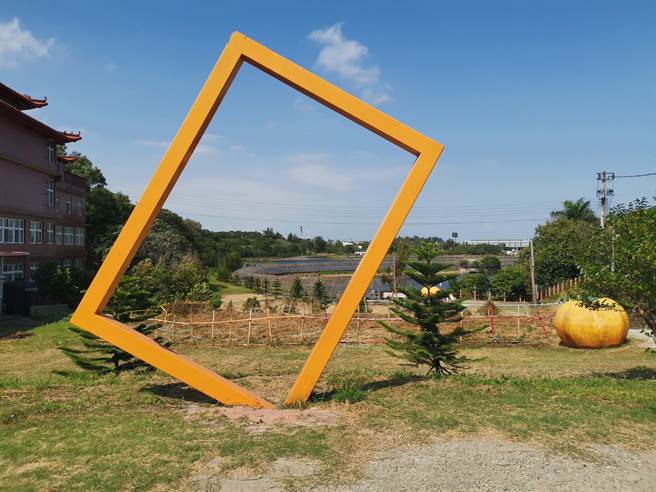 造桥龙升社区成为推动绿能重要社区。（谢明俊摄）