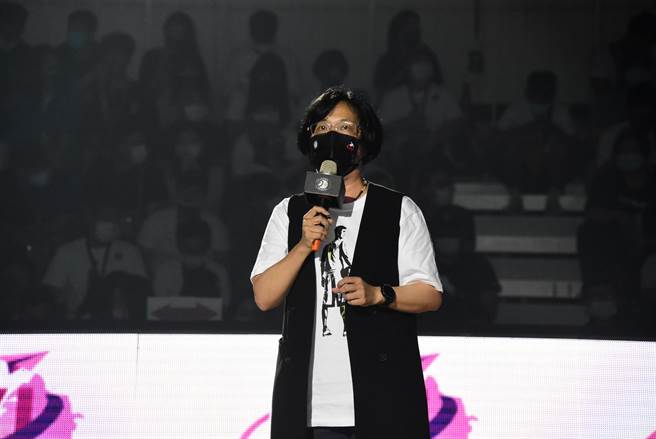 彰化县长王惠美表示将捐出1个月薪资所得。（吴敏菁摄）