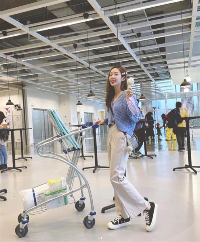 陈天仁的身材依旧纤细。（图／IG@陈天仁）