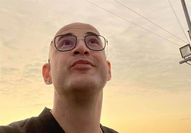 吴凤发文透露土耳其搜救协会第一时间献上关心。(图/翻摄自吴凤脸书)