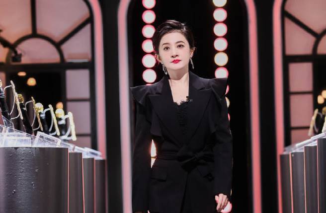 金铭登上陆综大方自嘲。（图／取材自听姐说微博）