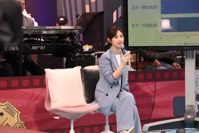 Sandy对话机智。（中天综合台提供）