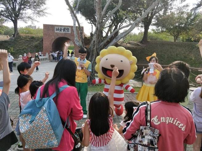 台南古蹟吸人潮，成长幅度最大的亿载金城，增加近7成5。（曹婷婷摄）