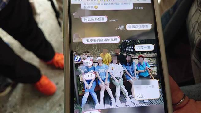 蔡女最出事前1分钟还在手机内问大家要不要吃麻糬，要帮忙买，却成为她生前最后一句话。（程炳璋摄）