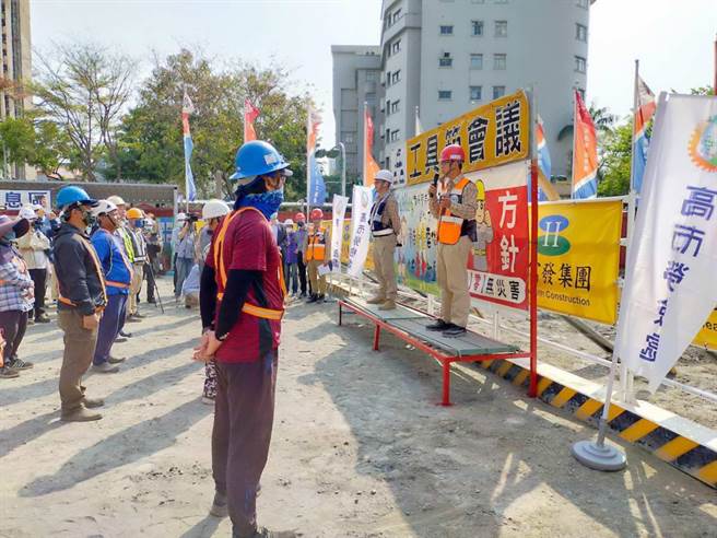 清明連假期間，高市勞工局針對轄區18處高風險建案勞檢，總計開出71萬罰緩。（高市勞工局提供／柯宗緯高雄傳真）