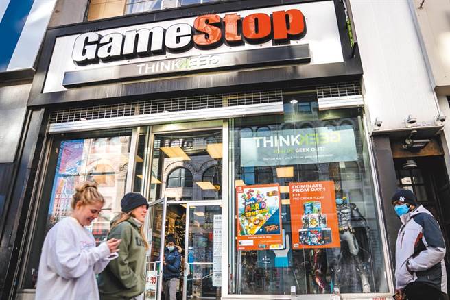 GameStop，在股票飆漲兩個月之後，它將出售高達350萬股的股票。圖／美聯社