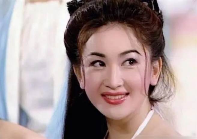 温碧霞当年饰演的苏妲己，是许多观眾心中的「最美妲己」。(图/ 摘自微博)