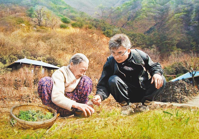 朴惠鈴執導新作《盡孝的滋味》，提醒觀眾珍惜與家人的歡聚時光。（海鵬影業提供）