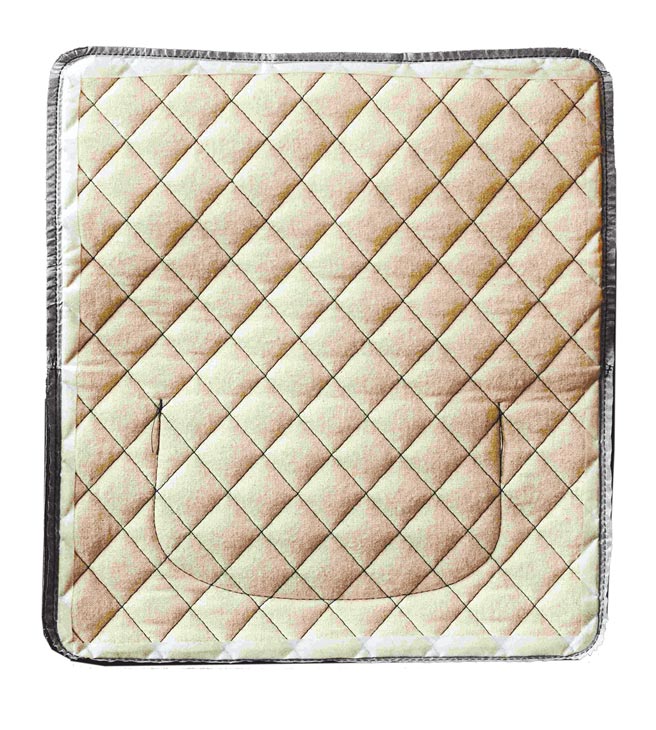 著名的菱格紋在11.12包款上成為一項辨識標記。（CHANEL提供）