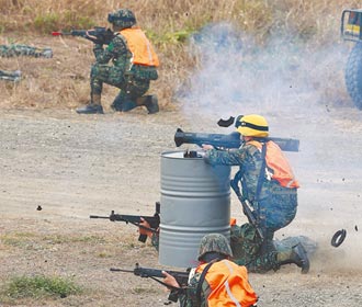 大陸航母編隊現身臺灣東部