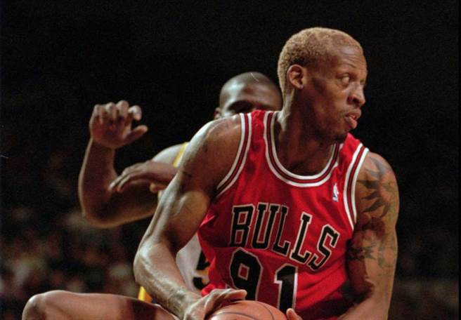 「小虫」罗德曼曾是7次篮板王、7次联盟防守第一队、2次年度最佳防守球员。（美联社资料照）