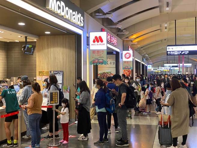 Global Mall车站店业绩成长五成，以外带餐饮及伴手礼成长最为明显。（图／环球提供）