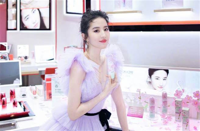 劉亦菲以空靈氣質、清純形象，而被受封為「神仙姐姐」。（圖／取材自劉亦菲微博）