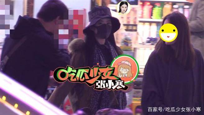 儘管劉亦菲蒙面又戴帽、只露出一雙眼睛，不過她舉手頭足仍絕美。（圖／取材自吃瓜少女張小寒微博）