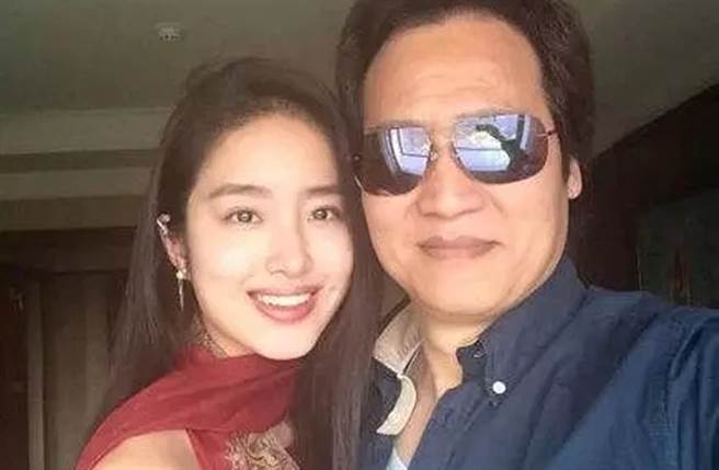 杨采钰2017年认恋陈金飞。（图／翻摄自杨采钰Ora微博）