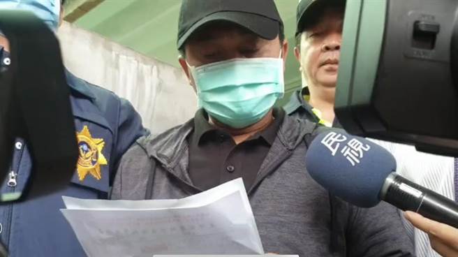 肇事的李义祥被收押，因涉及赔偿等问题，为防脱产，台铁对李个人与承包商等进行假扣押，法院裁准。（王志伟摄）