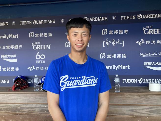 富邦悍将蓝恺青。（邓心瑜摄）