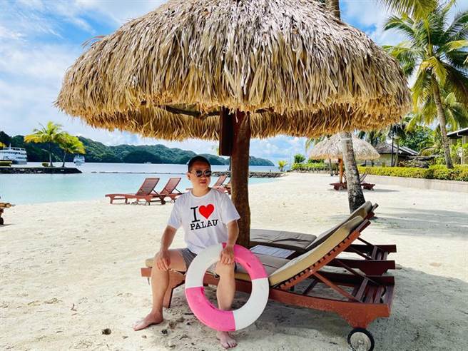 （百夫长旅行箱创办人陈志彬力挺台帛旅游泡泡，日前率领品牌高级主管参加帛琉旅游首发团。图／陈志彬提供）