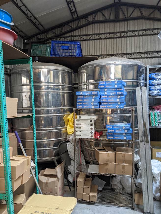 台中一名网友却不担心水不够用，因为家中水塔容量合计就达8吨，认为这就是居住透天厝的优势，引起热议。(摘自PTT)