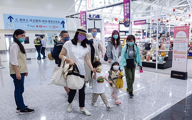 台帛旅游泡泡首发团4日返国，随团出访的新光医院副院长洪子仁提出谏言，认为可再放宽旅客返台的检疫规定，增加国人出游意愿。（本报资料照片）