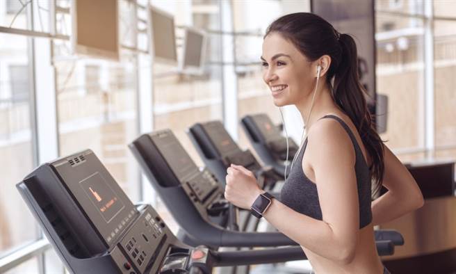 她靠跑步機，輕鬆瘦下13公斤 「12-3-30」是秘密武器。(示意圖/Shutterstock)