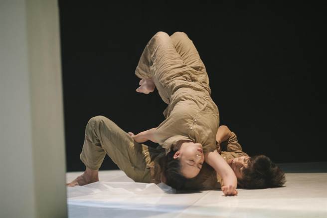 许程崴制作舞团剧照。（高市文化局提供，摄影郑存妤）