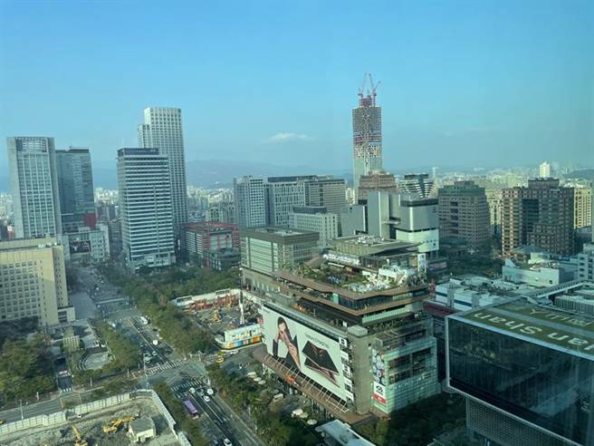 （高力国际最新调查指出，2024年办公室租赁市场将转变为房客主导市场。图文∕蔡惠芳）
