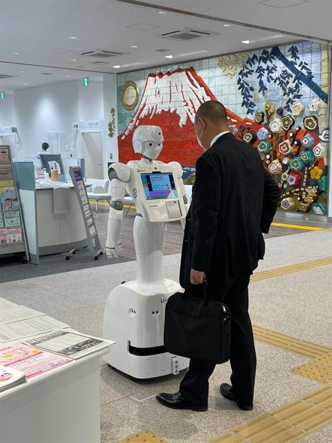 （圖說：AYUDA於神奈川縣藤澤市政廳提供導覽服務。圖片來源／業者提供）
