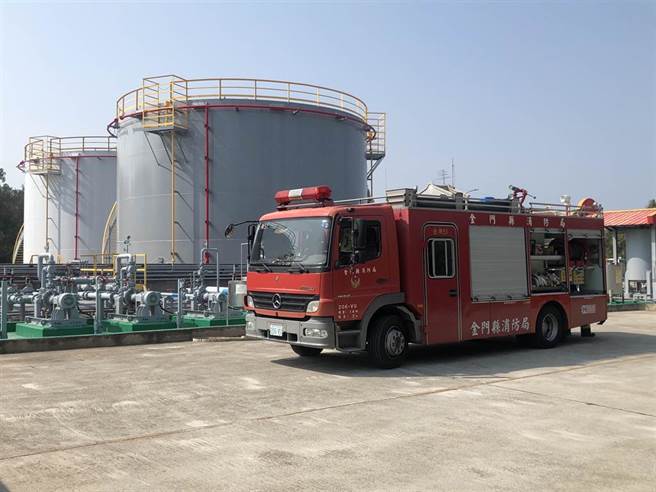 中油金马行销中心攸关全岛油品供应，每年定期进行防污、防灾演练。（李金生摄）