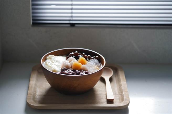 「DoDay Pro豆日子」招牌極選紅豆、芋圓、粉圓豆花，70元。（DoDay Pro豆日子提供）