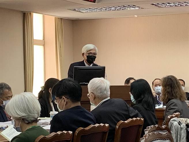 中选会主委李进勇。（林缙明摄）