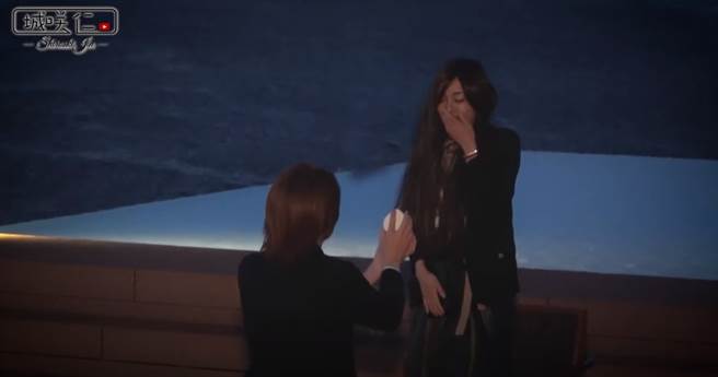 加岛千惠感动到掩面。（图／YT@城咲仁）