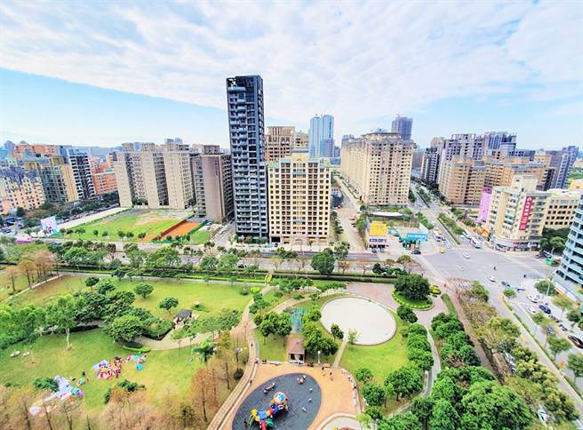 北台湾突破170店、超过1900位经纪人服务，力行诚实和创新作为，获得消费者认同和委托。(图/永庆房仲网提供)