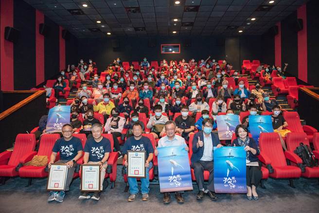 学生们看完《男人与他的海》反应相当热烈。（牵猴子提供）