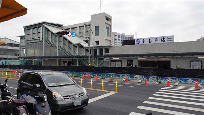 台铁台南车站临时后站即将启用。（洪荣志摄）