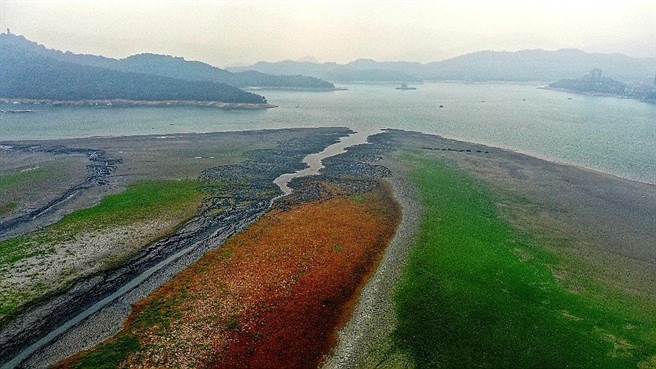日月潭乾旱景象。（Ken Liao授权提供，请勿翻摄）