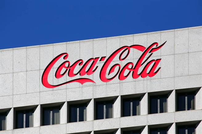 可口可樂（Coca-Cola）因反對喬治亞州新投票法案，遭共和黨抵制。(圖/shutterstock)